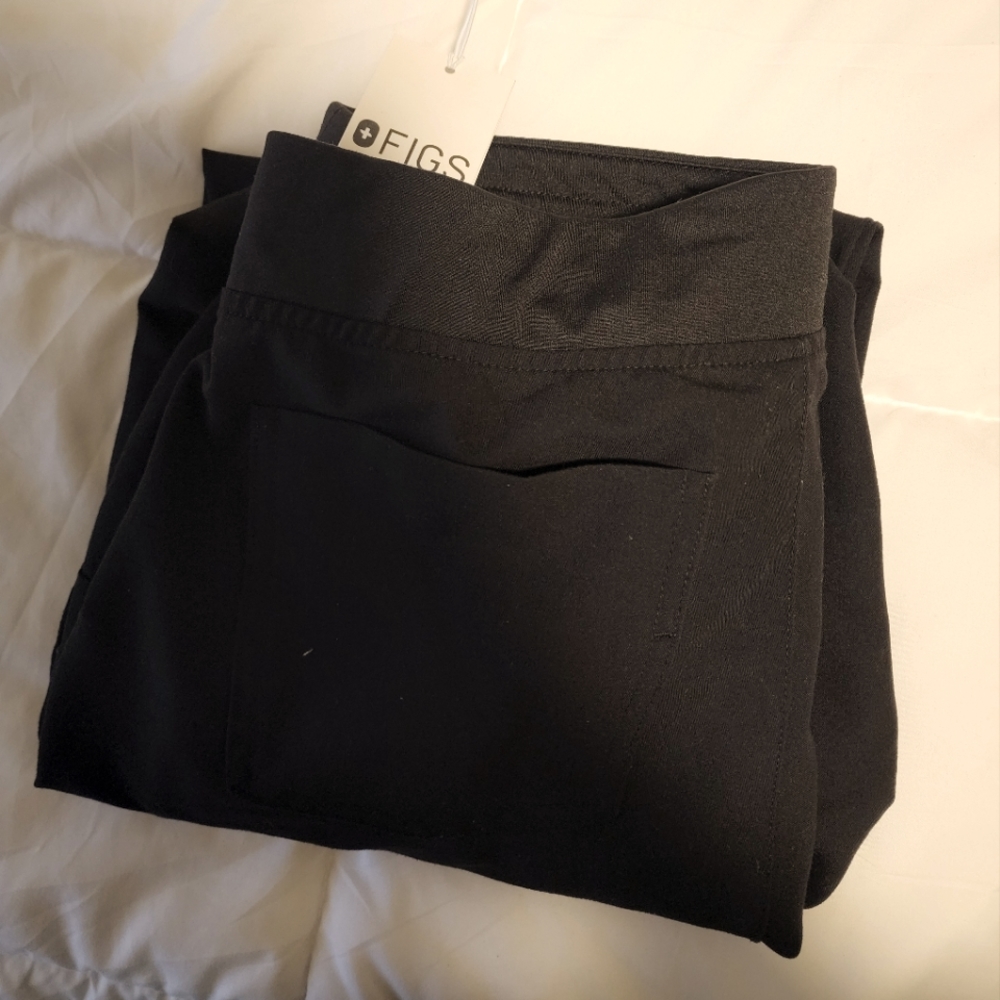 NWOT Figs Zamora Joggers, Med
